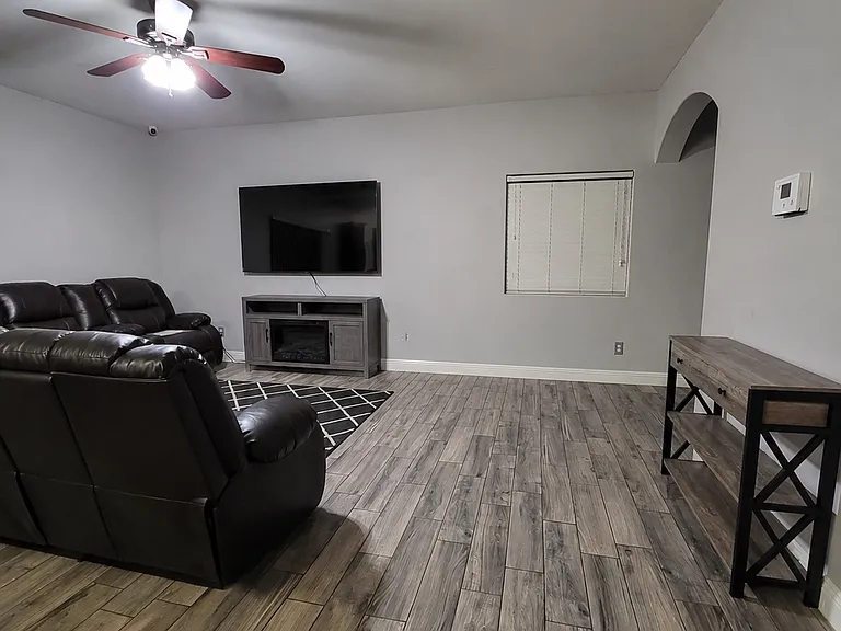210 Calderdale Dr — Photo 6