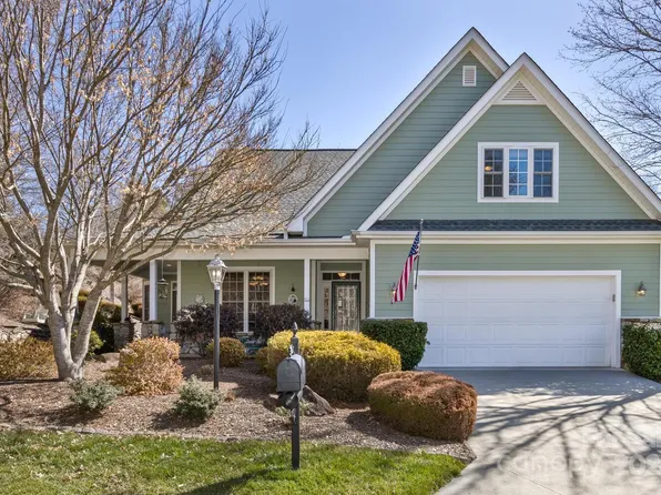 33 Whistlewood Ln, Hendersonville, NC 28739