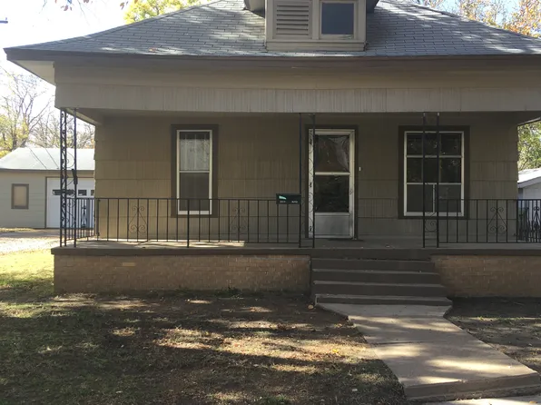 1015 N Maple St, Hutchinson, KS 67501