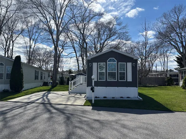1661 OLD COUNTRY Road #25, Riverhead, NY 11901
