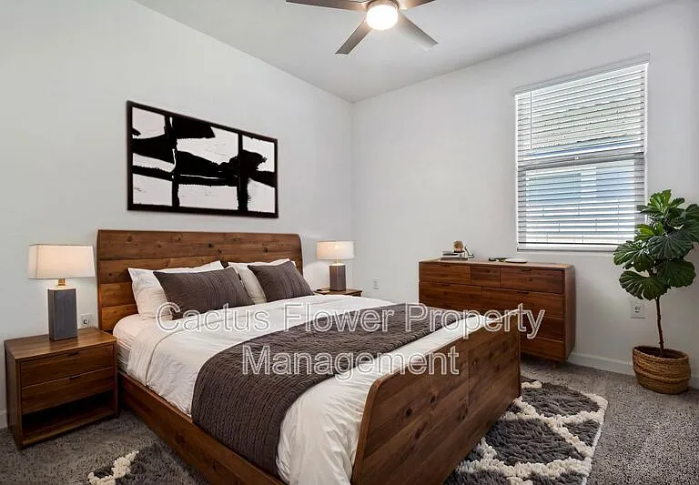 1718 W Sombra Ave — Photo 27