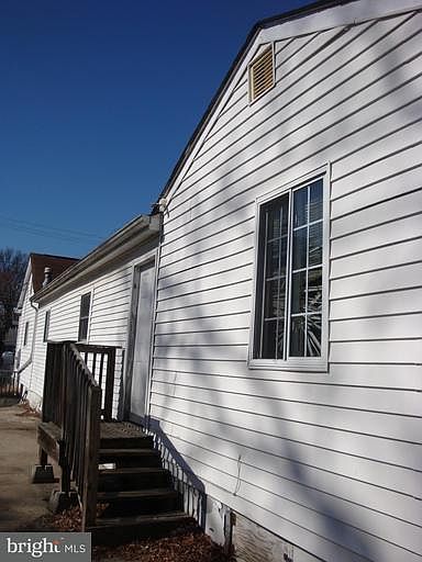 2nd image of 6207 54th Ave