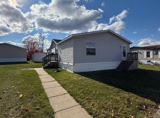 8253 Feather Holw, Fenton, MI 48430