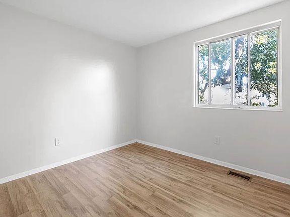 3rd image of 3842 Beech Down Dr