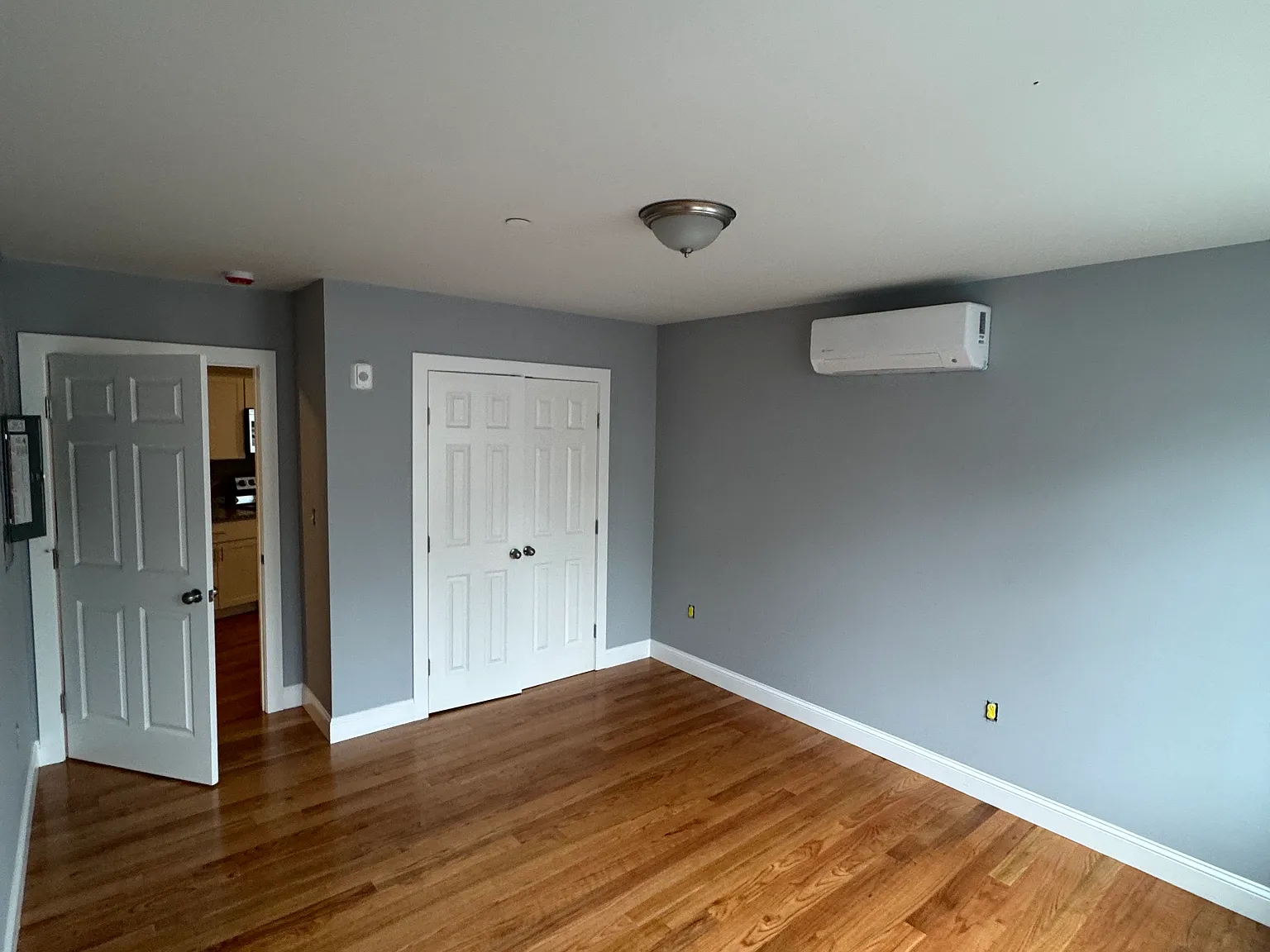 3 bed, 1150 sqft, $2,650 — Photo 4
