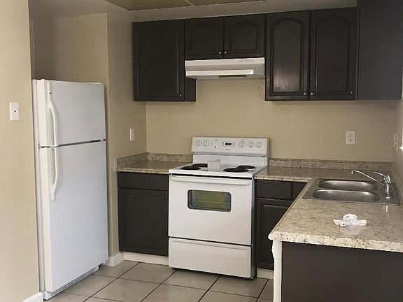 4th image of 95 Pennsylvania Dr APT 12