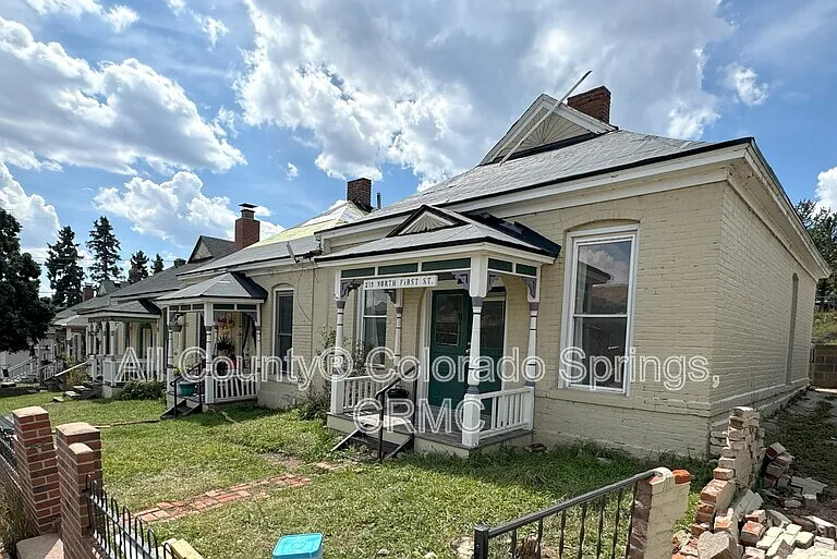 219 N 1st St — Photo 1