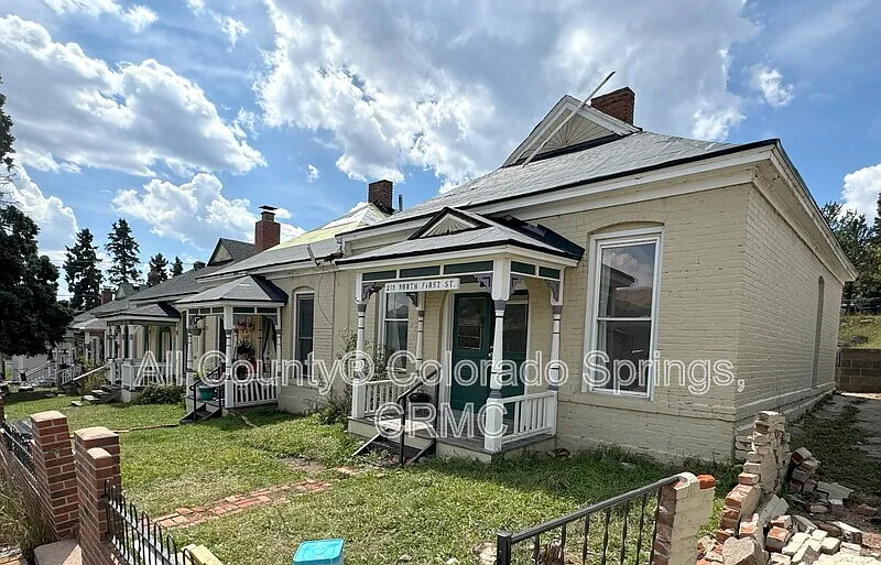 219 N 1st St