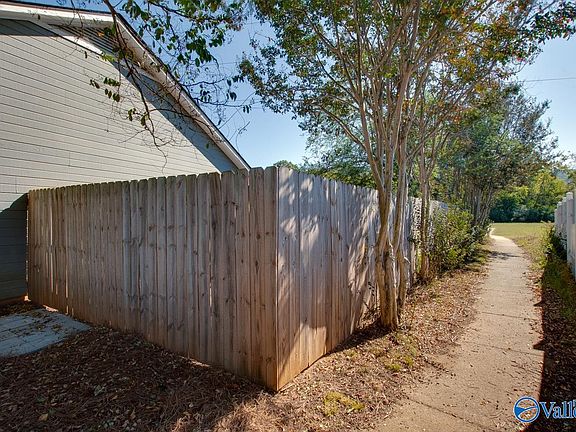 5th image of 1020 Brisbane Ln SW