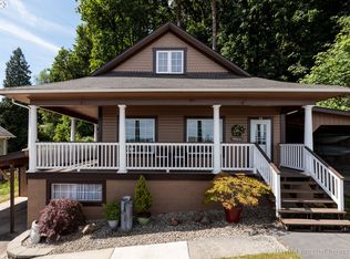 418 W E St, Rainier, OR 97048