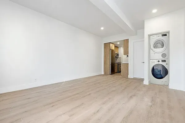 Rented by REAL New York | media 10