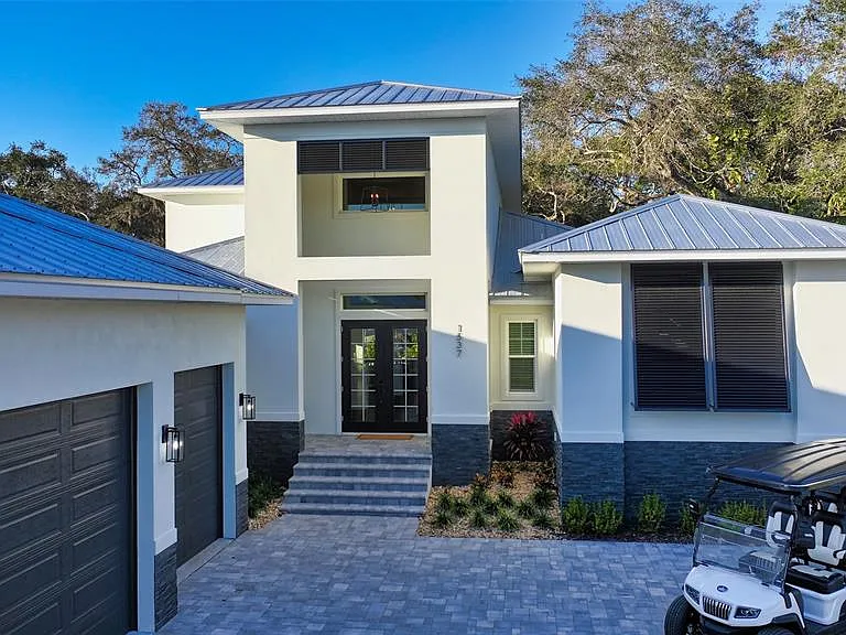 1537 Siesta Dr — Photo 2
