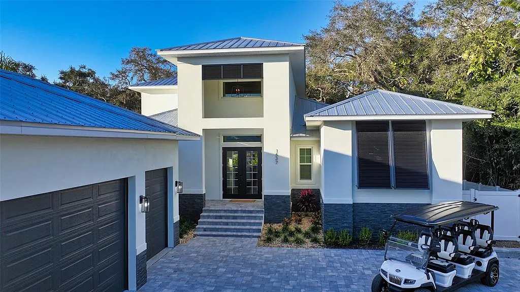 Building Photo - 1537 Siesta Dr