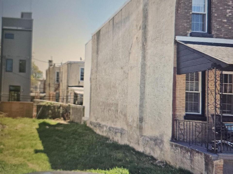 2nd image of 5116 Malcolm St