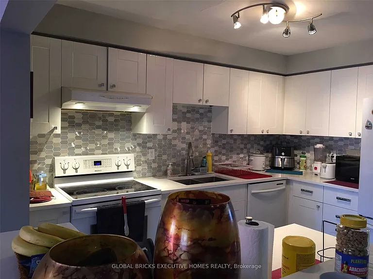 5030 Heatherleigh Ave #161 — Photo 2