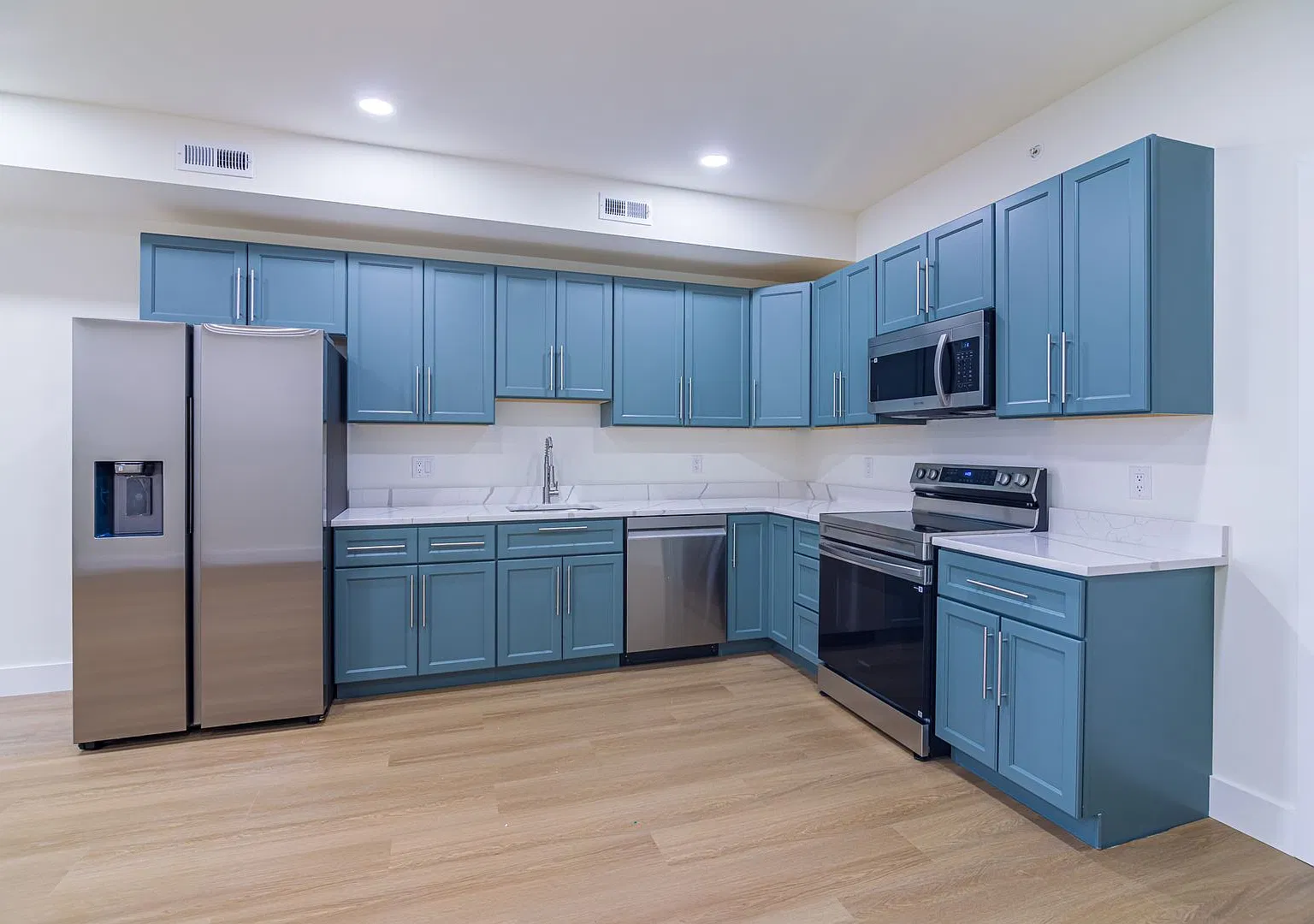 3956 Parrish St — Photo 4