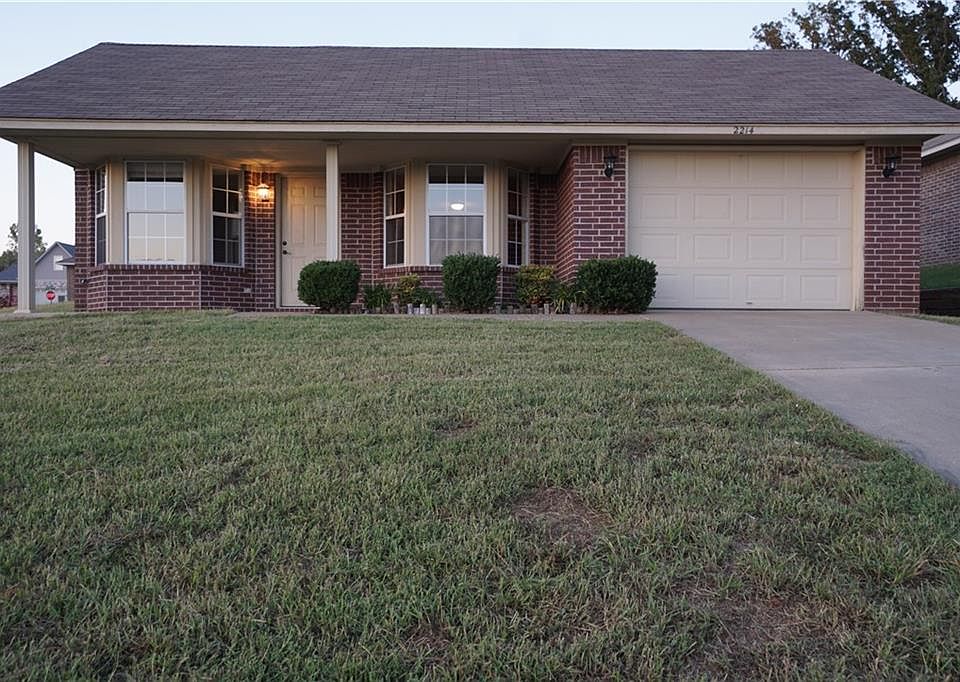 1st image of 2214 Meadowlark Ln