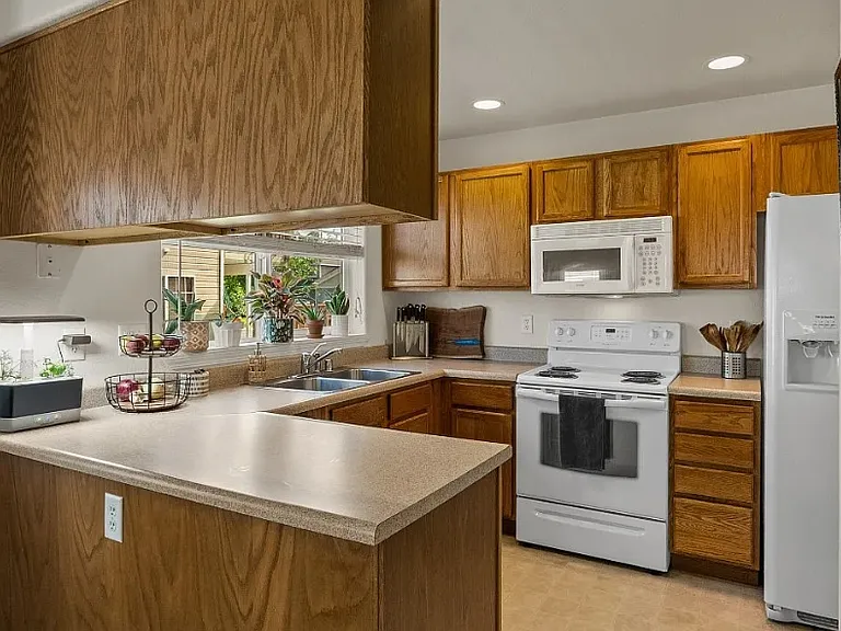 825 Forestglen Dr #D — Photo 1