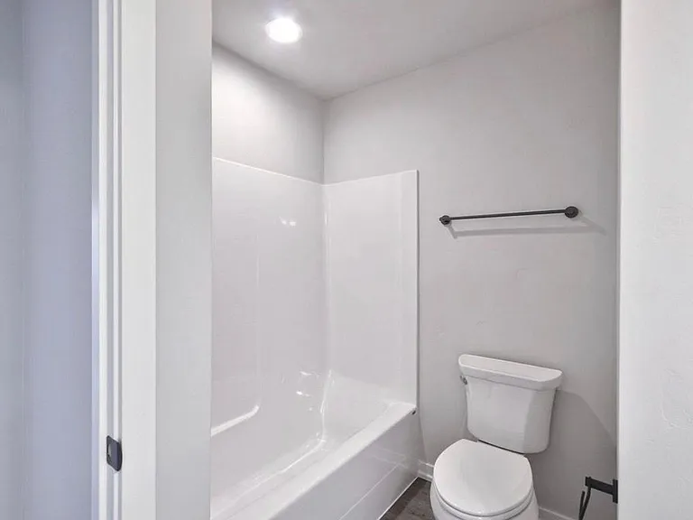 5551 SE Logan Ln — Photo 25