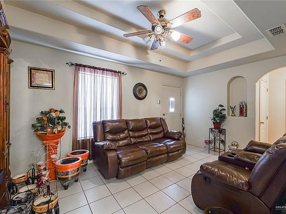 4th image of 609 Cancun Dr