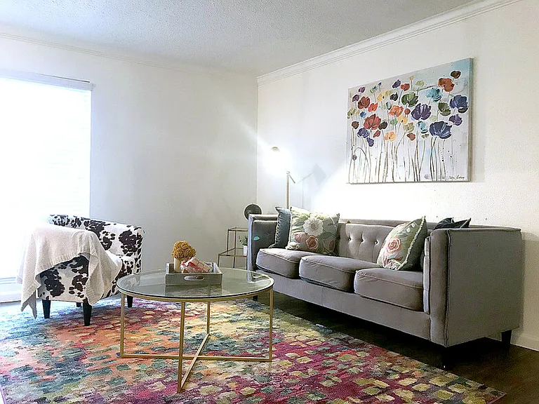 Galleria Flats Apartments — Photo 10