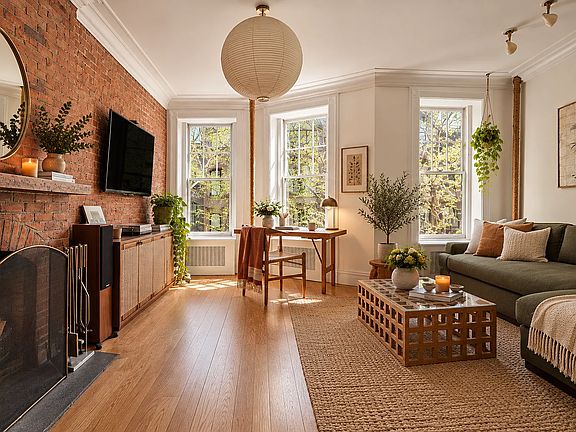 2nd image of 67 Perry St APT 3