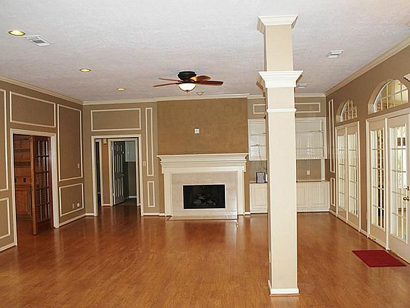 5th image of 3343 Courtland Manor Ln