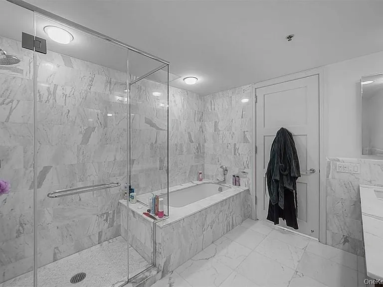 1 Renaissance Sq #24F — Photo 22
