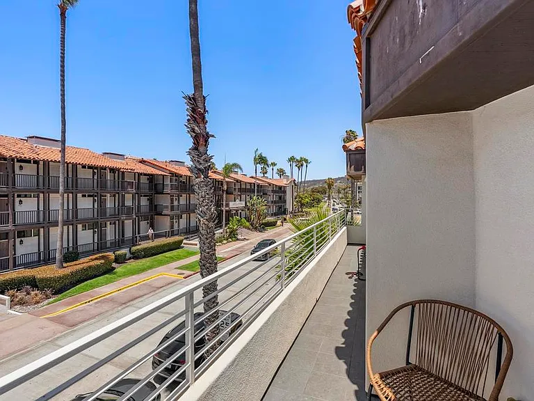 2110 Avenida De La Playa #C — Photo 14