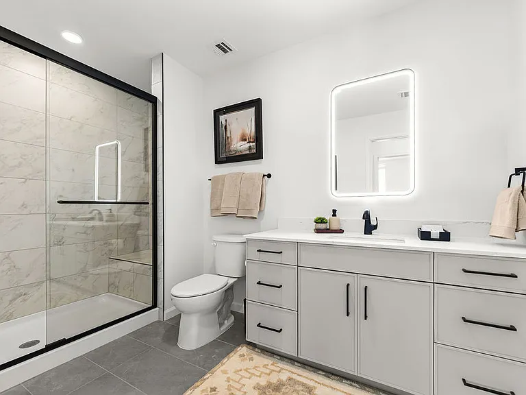River's Edge Residences — Photo 40