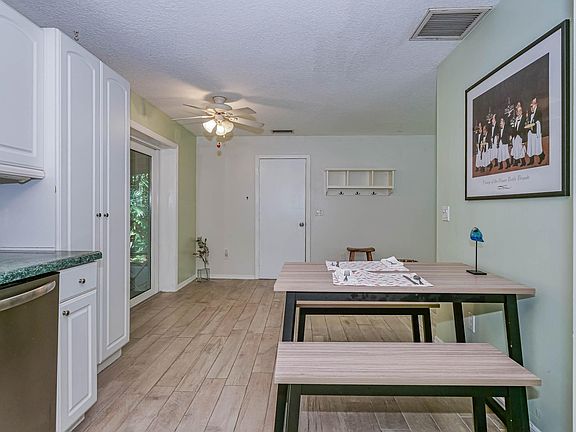 4th image of 1835 Hedden Pl