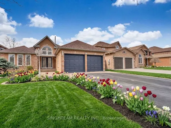 85 Cityview Cir, Barrie, ON L4N 7V1
