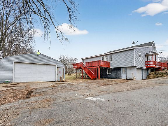 2nd image of 136 W 18th St