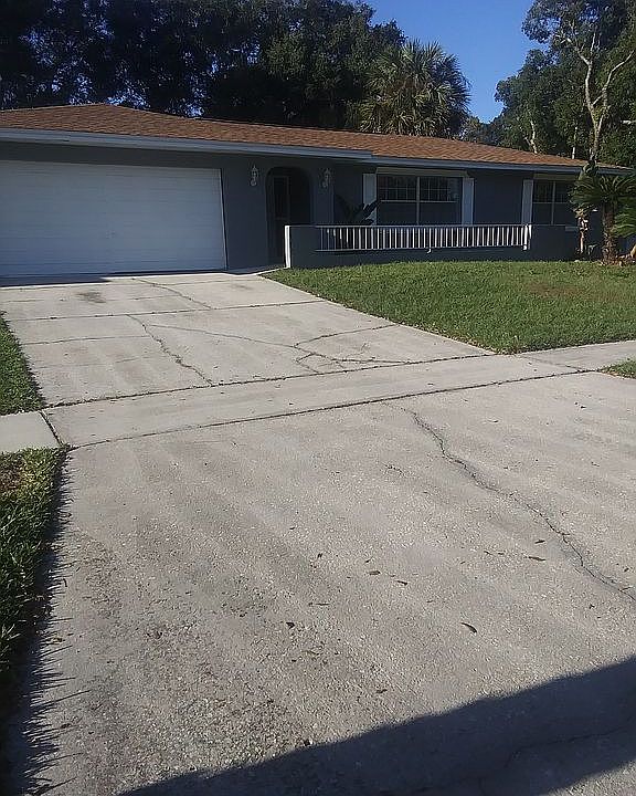 1st image of 615 Green Briar Blvd