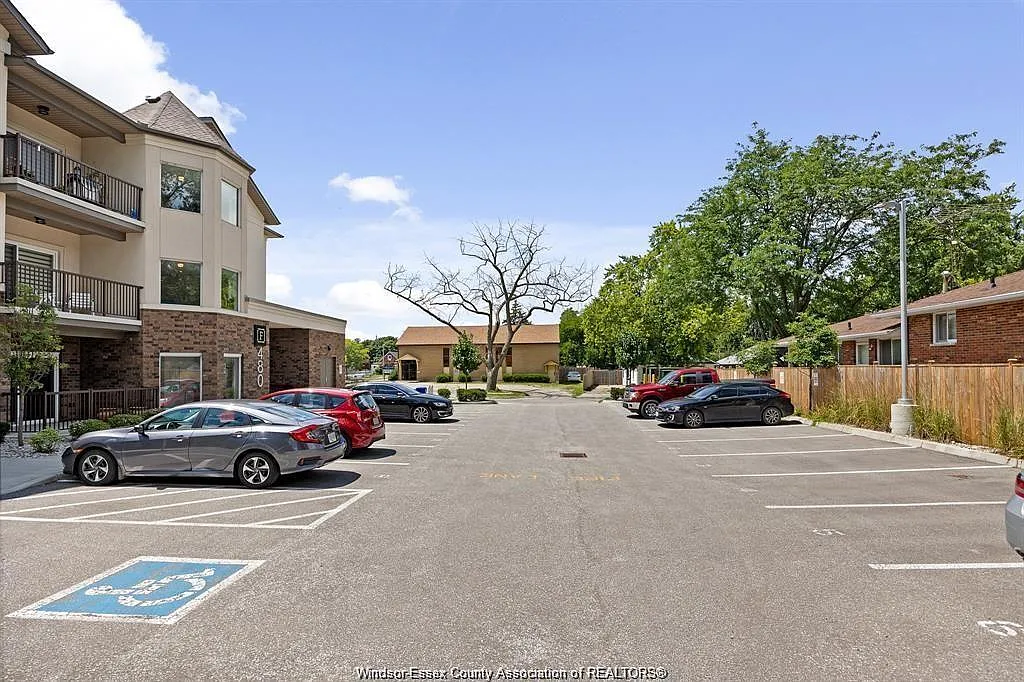 2 bed, 2.0 bath, 1044 sqft, $2,550 — Photo 3