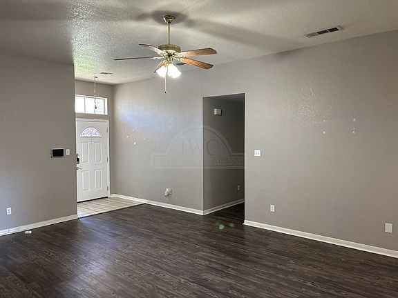 4th image of 2106 Gina Dr