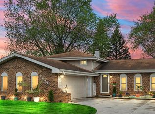 9824 Arthur Pl, Crown Point, IN 46307