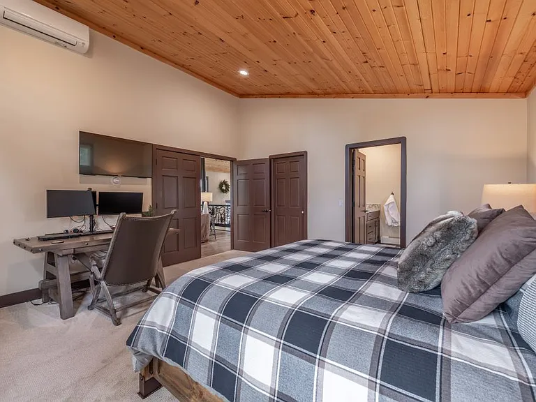 12426 Viking Way — Photo 23