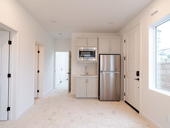 4th image of 11868 Ella Way #B