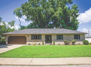614 Montgomery Cir, Carmi, IL 62821