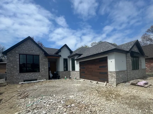 818 Green Bay Rd, Highwood, IL 60040