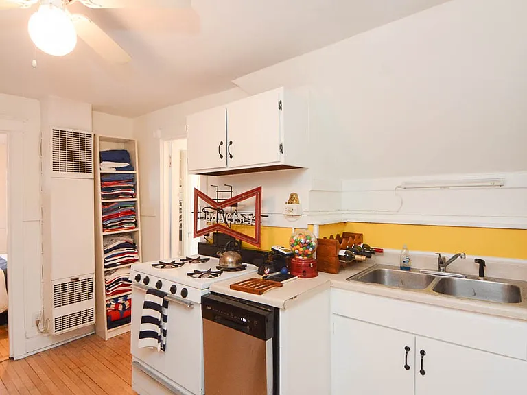 1721 W Nelson St #3 — Photo 7