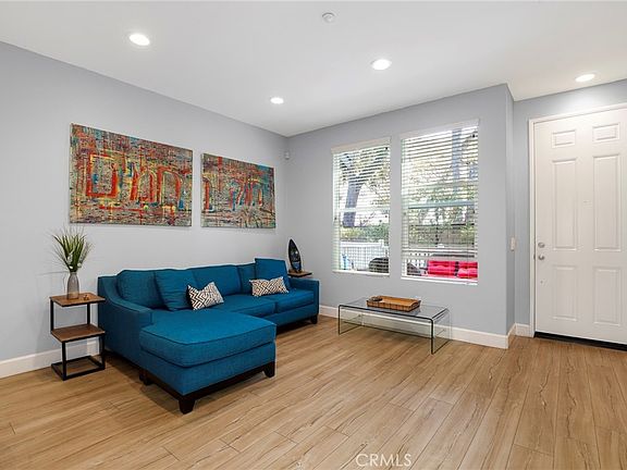 5th image of 330 Harbor Breeze Dr