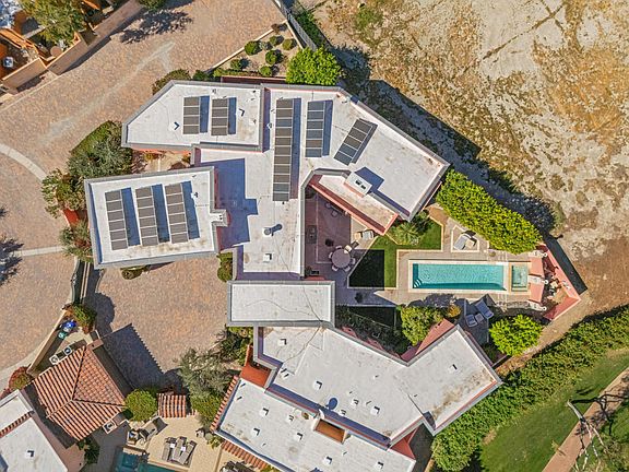 2nd image of 18 Via Condotti