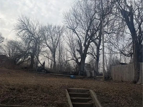 Charles St, Saint Joseph, MO 64501