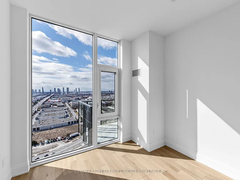 27 Korda Gate #Penthouse 102 — Photo 10