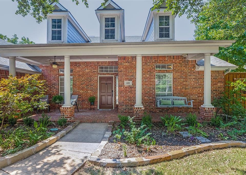 1st image of 4101 Plantation Ln