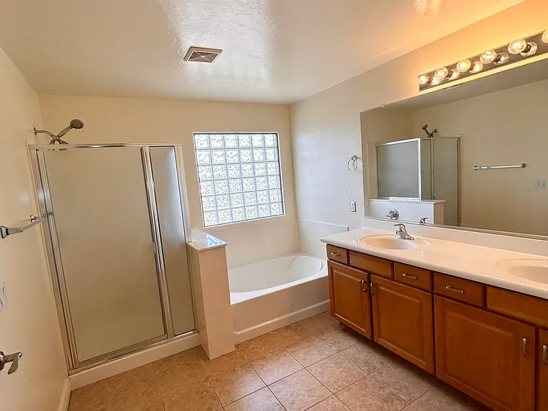2692 E Vermont Ct — Photo 20