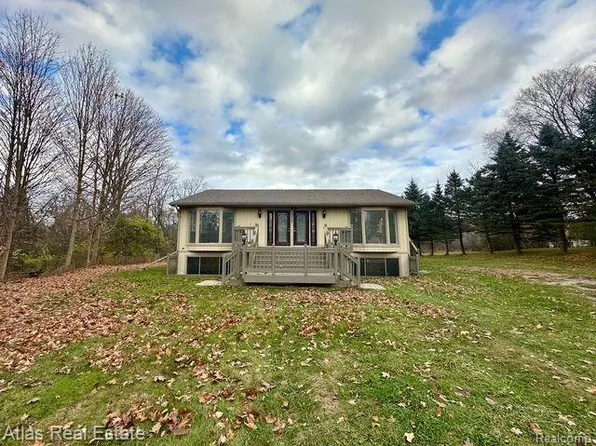 5320 Beecher Rd, Flint, MI 48532