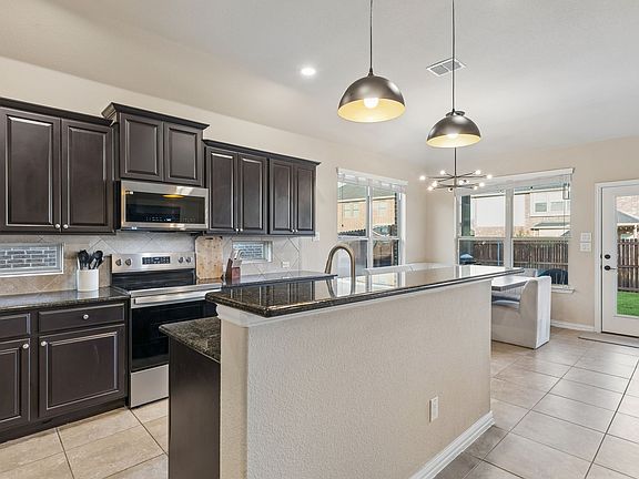 3rd image of 5009 Bluewater Dr